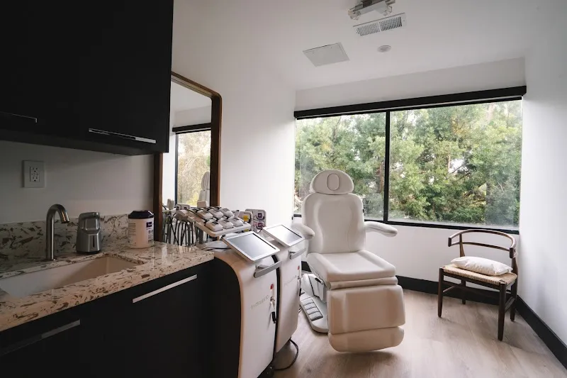 IV therapy at Robertson Wellness and Aesthetics in Los Angeles CA