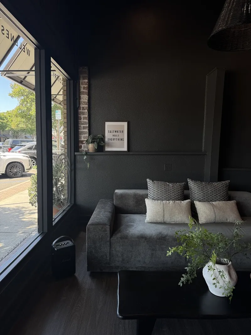 IV therapy at Waves Hydration & Wellness Lounge in Modesto CA